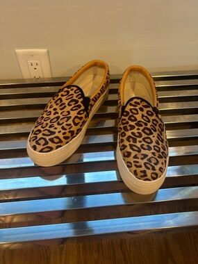 Soludos Leopard Print Slip-On Mules in Tan and Black